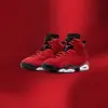 Air Jordan 6 Toro en color rojo con vivos negros.